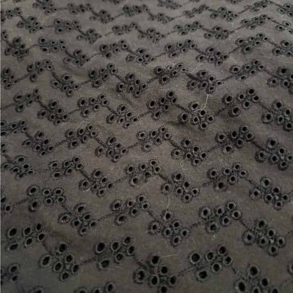 Lands’ End Eyelet Cami with built in Bra. Navy. Size Large - Picture 2 of 7